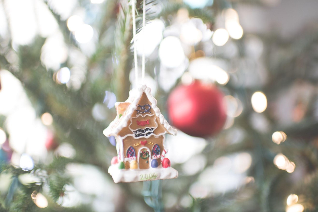 7 Magical Christmas Stuff to Brighten Your Tree